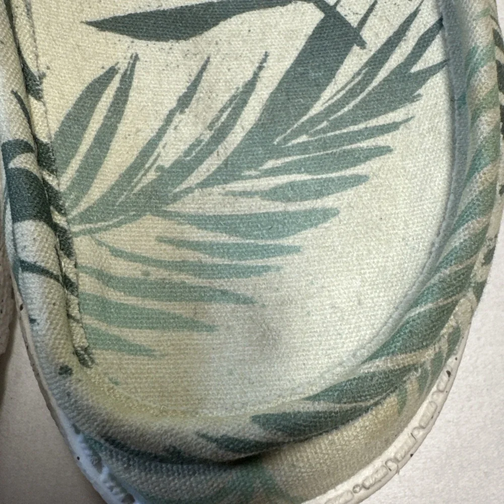 Hey Dude Wally Funk Psych Palm Slip On Size 10M Men's